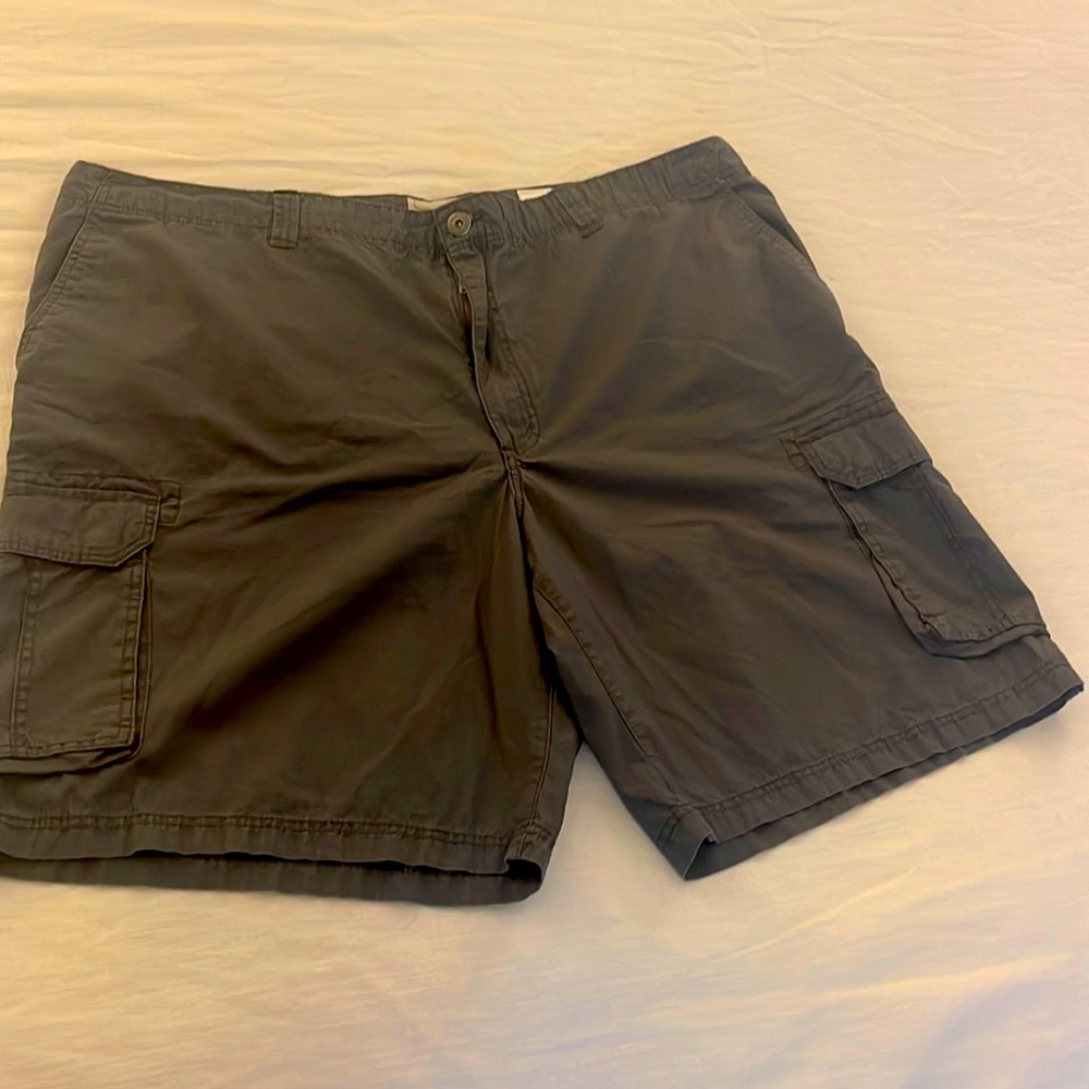 True Nation size 50 cargo shorts - Navy